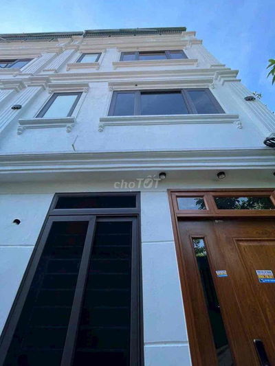✴️✴️✴️Em còn 1 căn *** 32m x 4 tầng gần siêu thị Lanchi Chúc Sơn