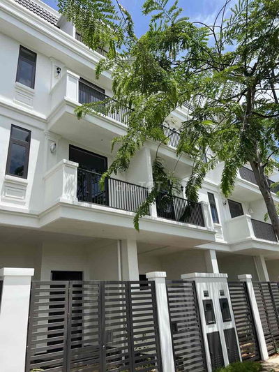 Bán nhà phố liền kề Lavida giá 6 tỷ (thương lượng ít) DTSD: 254,73m2
