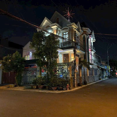 Biệt thự mini bán hầm 2 lầu góc ngã tư Mặt tiền Đường Hiệp Thành 18