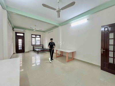 CHO THUÊ STUDIO BAN CÔNG 40M2 NGAY 3 THÁNG 2 QUẬN 10 GIÁ SIÊU TỐT