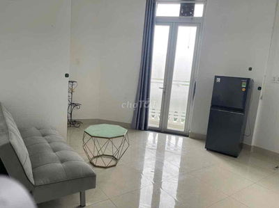 Căn hộ dịch vụ rộng hai căn phòng 60m2 2 MTien