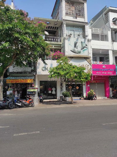 Mặt tiền kinh doanh đ Ng Đình Chiểu q3