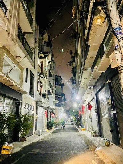 NHÀ TRẦN THỊ TRỌNG, Ô TÔ NGỦ TRONG NHÀ, 64M2, 3 TẦNG, 6 TỶ NHỈNH