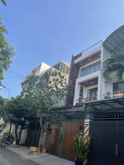 Nhà đẹp 122/9  Đặng Thùy Trâm.DT 5x20m. trệt 2 lầu ST.