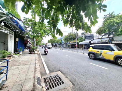 Chủ Ngộp Cần Bán Nhà Mặt Tiền Kinh Doanh Gần Đầm Sen-Đang Cho Thuê