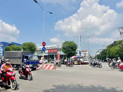 BÁN NHÀ GẦN AEON MALL TÂN PHÚ - TÂY THẠNH -TÂN PHÚ - 4m x 16m - 5,x Tỷ