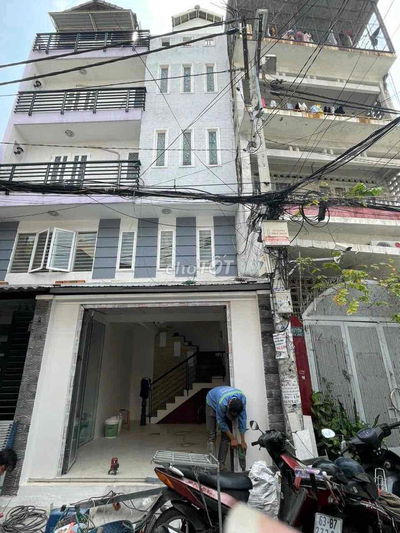 Nhà HXH Cách Mạng Tháng 8 | 7 x 6 | Trệt 4 Lầu | 3PN 3WC | Giá 18tr
