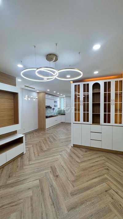 Căn hộ mới tinh sổ sẳn 2 pn có ban công view đẹp