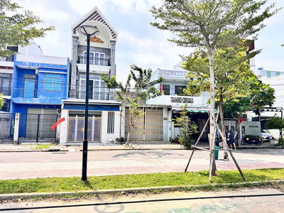 Bán nhà Bá Tùng- Hoà Quý đối diện công viên 4tỷ100 gần cầu Khuê Đông