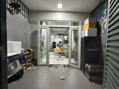 Chuyển công tác để lại căn nhà 4x15m nhà 3 tầng tự xây đường ô tô kdc