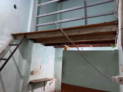 phòng trọ nhỏ mặt đường Lê thị Riêng, quạn 12