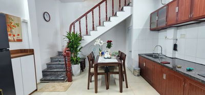 HƠN 4 TỶ CHỦ BÁN GẤP CĂN NHÀ BẠCH MAI 5 TẦNG ĐẸP Ở NGAY - SÂN ĐỂ  ĐƯỢC 2 XE MÁY