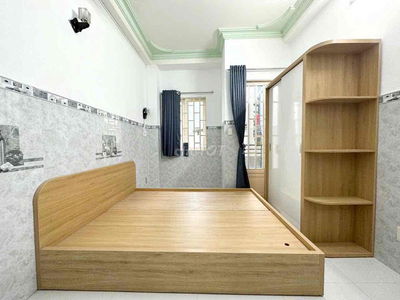 Mới!! CHDV - Quận 10 - Full Nội Thất - Có Ban Công - Vòng Xoay Dân Chủ