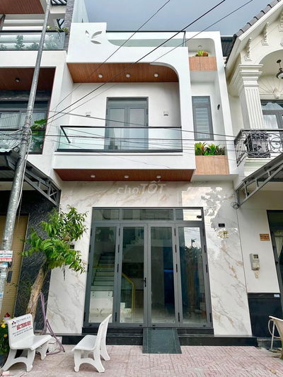 CẦN BÁN NHÀ 2 TẦNG MẶT TIỀN ĐƯỜNG 7A KHU VĂN HÓA TÂY ĐÔ