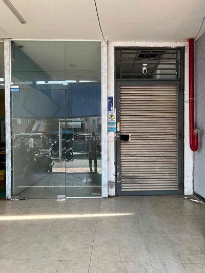 Mặt tiền chợ , lề siêu rộng , có sẵn 2 phòng ( đặc biệt ko chung chủ )