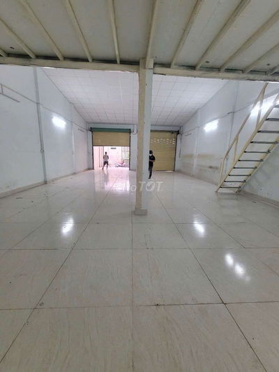 CẦN CHO THUÊ KHO XƯỞNG P.ĐHT.Q12 DT 8x20 có  gác lửng 140m2