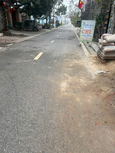 Chính chủ bán lô đất đấu giá mặt đường khu cây sữa phố kim bái DT79m2.