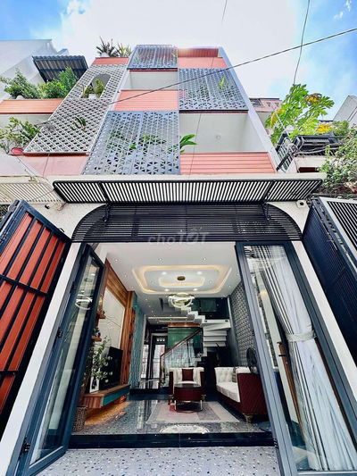 GIẢM 500TR CÒN 7TỶ 6. XH. SHR. FUNL NỘI THẤT GẦN EMART. KHU DÂN TRÍ