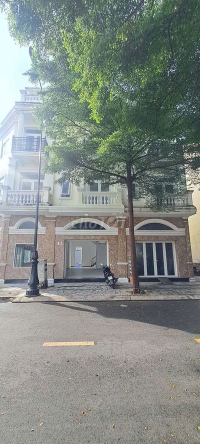 Cho Thuê Nhà Phố Liền Kề Gần Chợ Thông Dụng