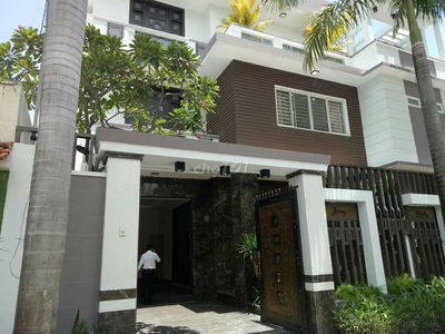 Cho Thuê Biệt Thự Nguyễn Minh Hoàng, P.12, Q.Tân Bình, 12x23m, 2 lầu.