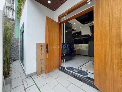 Sập Hầm Chủ Cần Bán Gấp nhà 3 Tầng mới xây ở Tô Hiệu