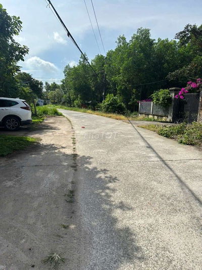 Bán đất sào ngay trung tâm hắc dịch Phú Mỹ,dt:4434m2 tc:60m2 giá 9.3ty