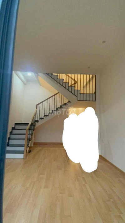 Mặt tiền Hoàng xuân nhị nhà mới đường 5m