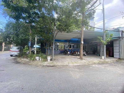 Bán lô góc 3 mặt tiền xây biệt thự/Cty