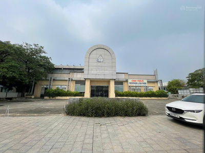 Cho thuê: Showroom ô tô, văn phòng, khu trưng bày sản phẩm, kho, xưởng sửa chữa. 0902 200 ***