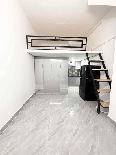 Cho thuê phòng trọ 30m2 có gác gần Landmark, Vinhome ở Nguyễn Hữu Cảnh