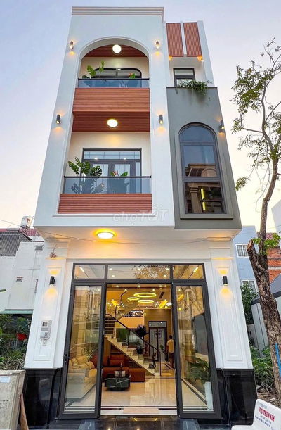 NHÀ ĐẸP HIỆN ĐẠI MỚI TẶNG NỘI THẤT-150M2 NGAY KDL ĐẠI NAM, HẺM 7M TDM
