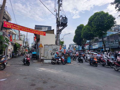 Khu dân cư sầm uất