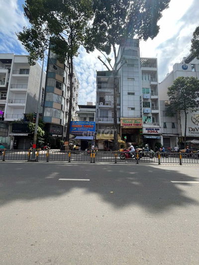 BÁN NHÀ MẶT TIỀN ĐƯỜNG LÊ HỒNG PHONG, P.1, Q.10.DT: 5 X20M, 5 TẦNG