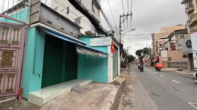 Nhà nguyên căn 1 trệt 1 lửng mặt tiền phan văn trị P. Bình Thạnh