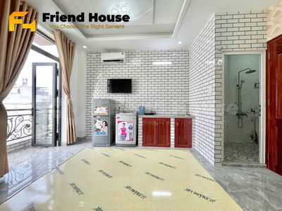 Phòng ban công 35m2 ngay công viên Làng Hoa