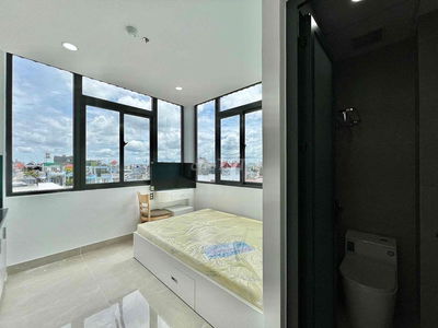 Phòng view kính 30m2 ngay công viên Làng Hoa