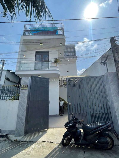 Cho thuê nhà 1 trệt 1 lầu phú lợi