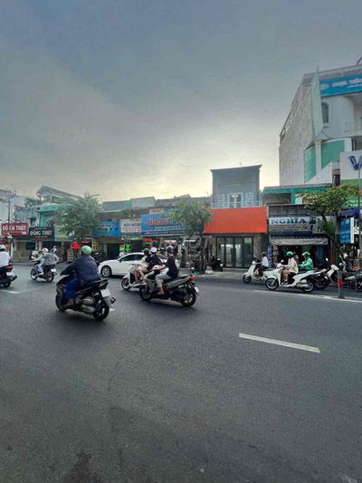 Sát sân bay! Bán Mặt tiền KD 3 tầng Nguyễn Kiệm, P3. BV 175, Bạch Đằng