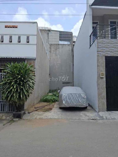 Bán đất 50.4m2 P Phú hữu Q9 Đ7m 3 tỷ sổ hồng Gần Khang Điền