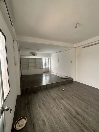 Nhà 341 Lý Thái Tổ, P10, Q10 giá 20tr