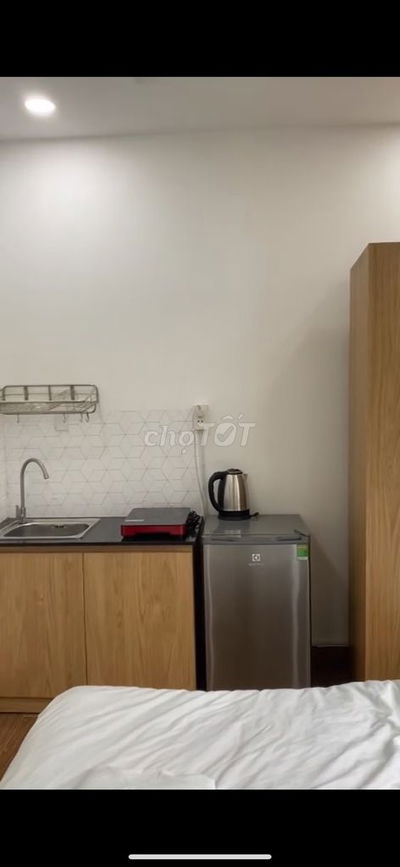Cần cho thuê căn hộ dịch vụ tại Q1 + 15m2 + 1 Phòng ngủ