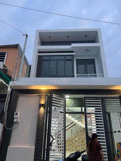 Nhà đẹp ngay chợ Bình Chánh giá chỉ 1 tỷ 070 / 100m2
