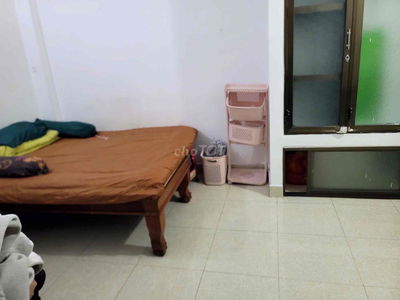 Phòng2nữ.lầu 1.xvnt F25 binhthanh.thoang sach an ninh.nội thất đầy đủ