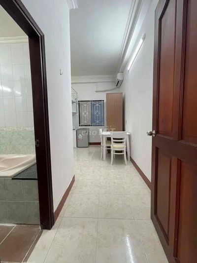 căn hộ duplex cửa xổ và căn hộ ban công đủ nội thấtm
