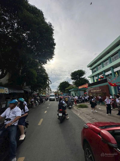 Bán Nhà Đẹp 4.5 tầng,Mặt Tiền Kinh Doanh đường Phan Thị Hành,Diện tích 4.1*14m.Giá 9.3 Tỷ TL