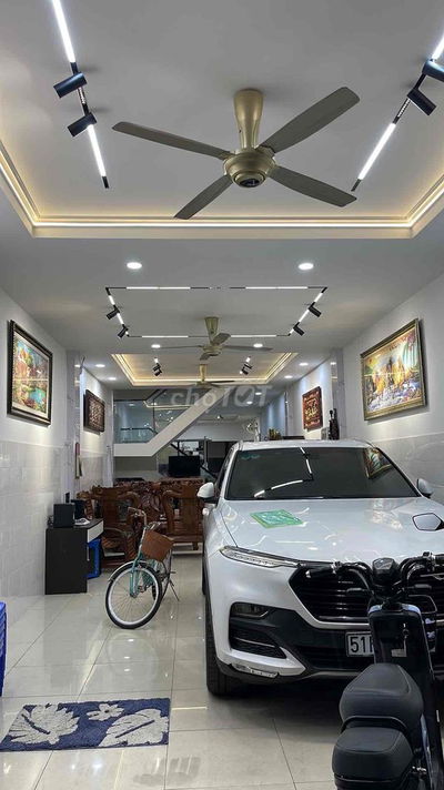 Nhà mặt tiền Hồng Lạc 100m2, 2 lầu , 4 phòng ngủ, Quận Tân Bình,