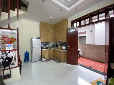 Bán nhà Lê Thanh Nghị - Nhà dân xây - Gần phố - 28.1m2 - 4T - 5.63 tỷ