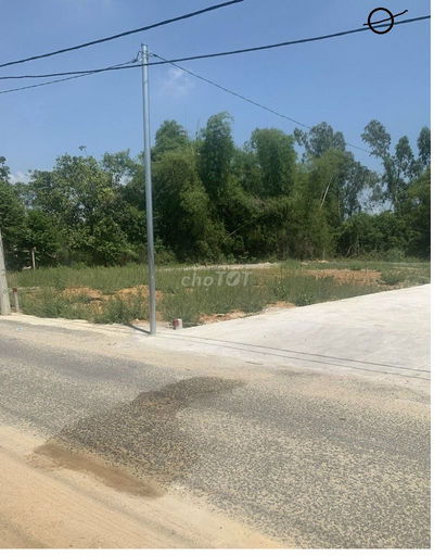 Hoà tiến sát ubnd cách đường nhựa dt 605 chỉ 100m2 1,2ty bán nhanh