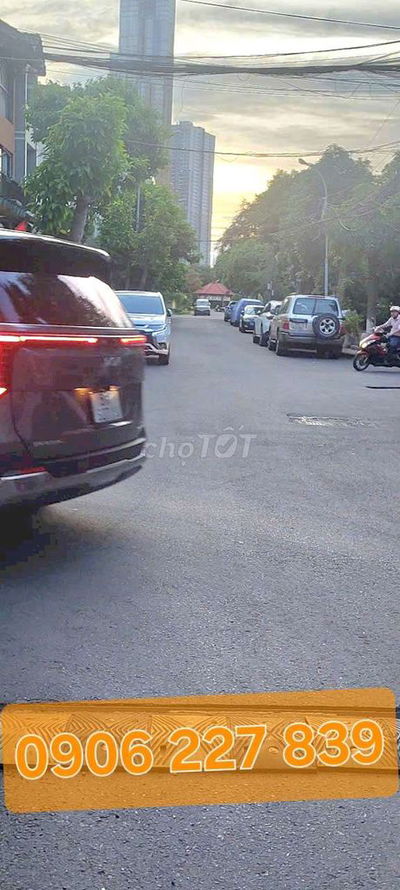 Cần bán lô đất siêu lớn, siêu Vip đường Nguyễn Duy Trinh,240m2