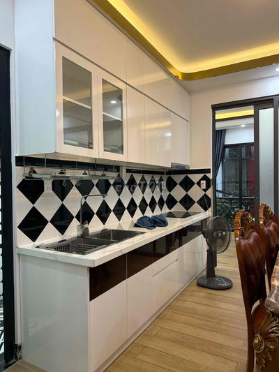 cho thuê nhà 4 Lầu Hxh 108/ Trần Quang Diệu 013,Q3, DT: 4,5x10m
